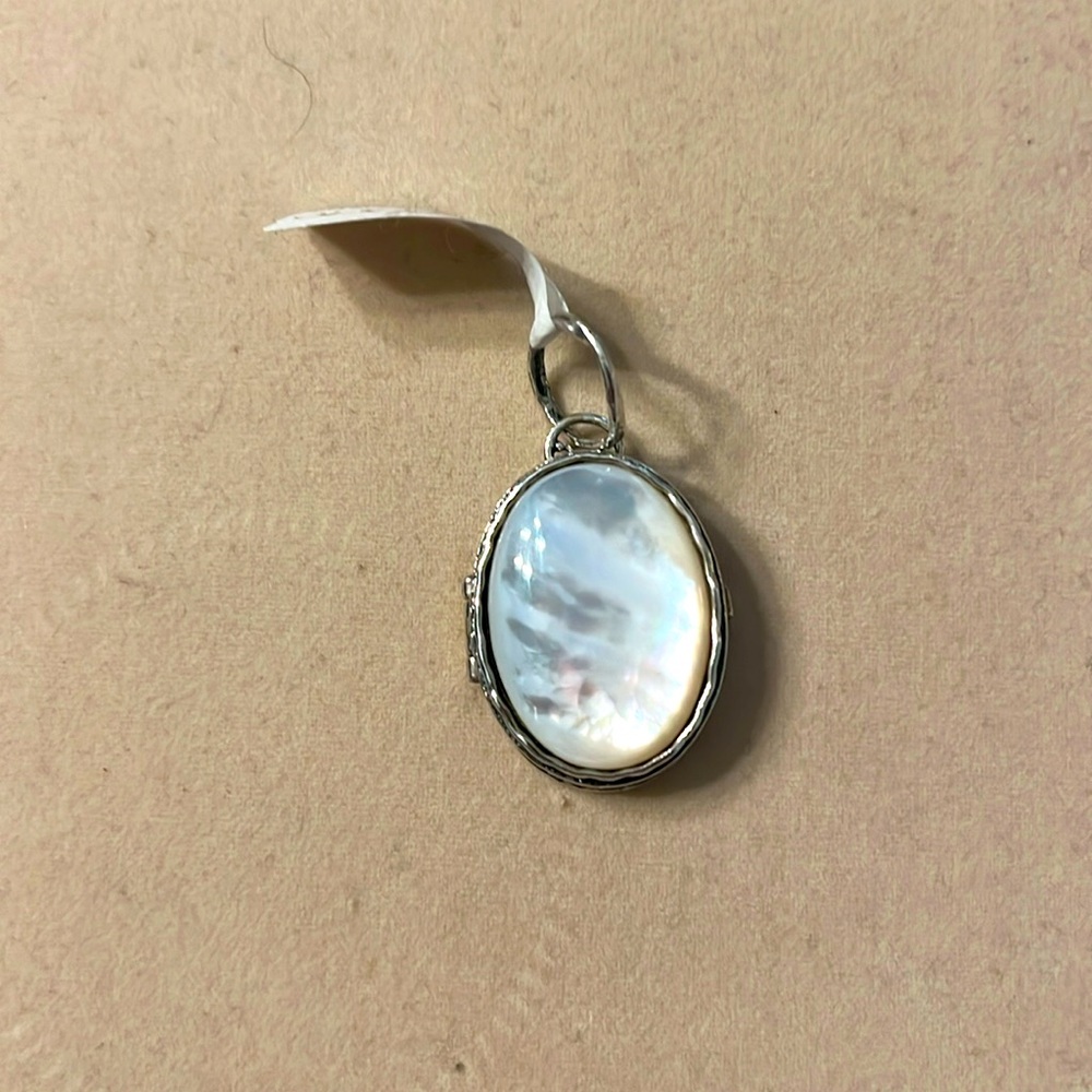 Opulenza Mother of Pearl Locket